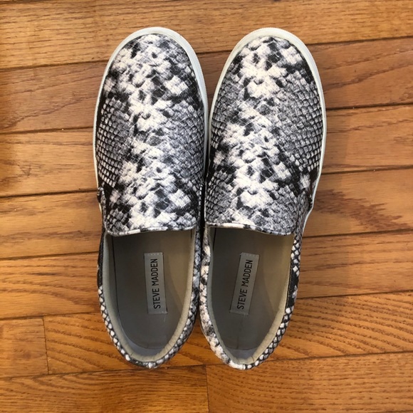 Steve Madden Gills platform snake print sneakers - Picture 3 of 6